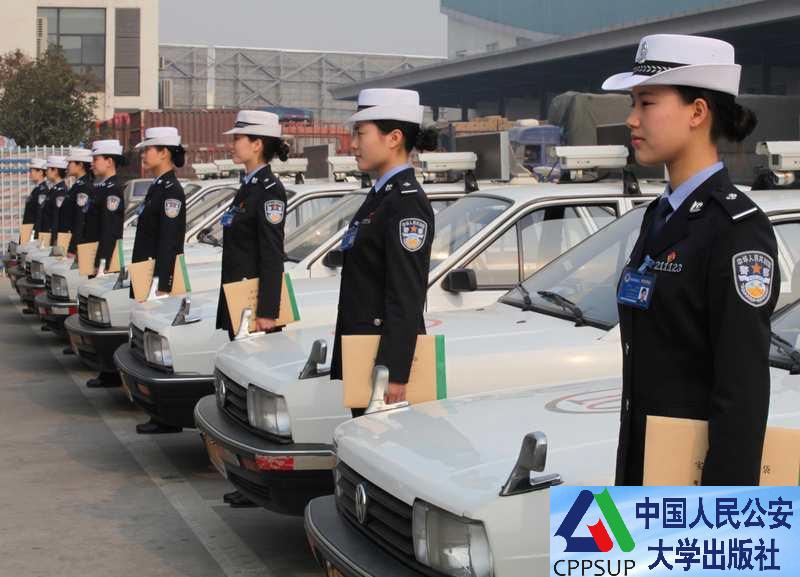 按住Ctrl键+鼠标滚轮缩放