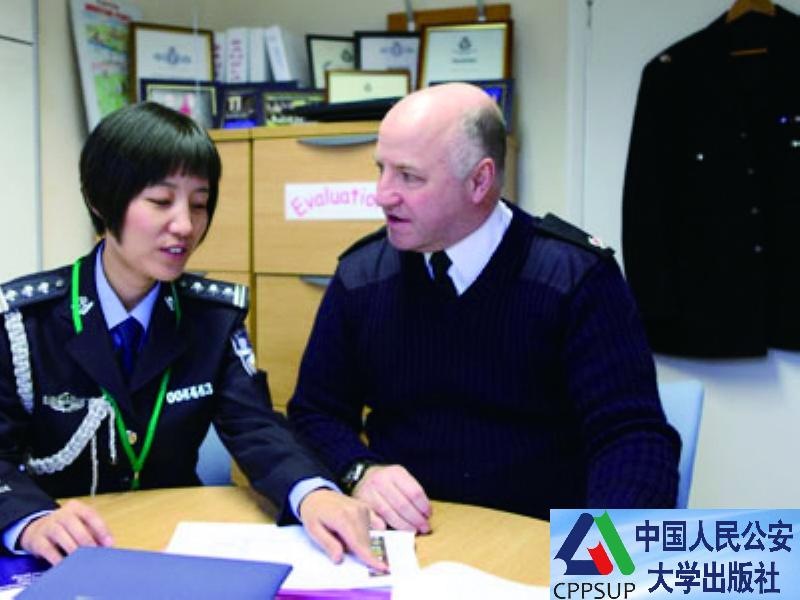 按住Ctrl键+鼠标滚轮缩放